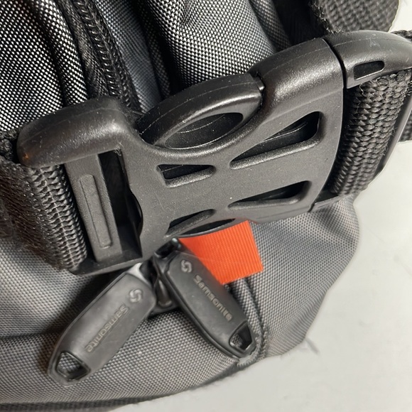 Samsonite backpack/duffel/travel bag for weekend or business trips - Picture 4 of 10